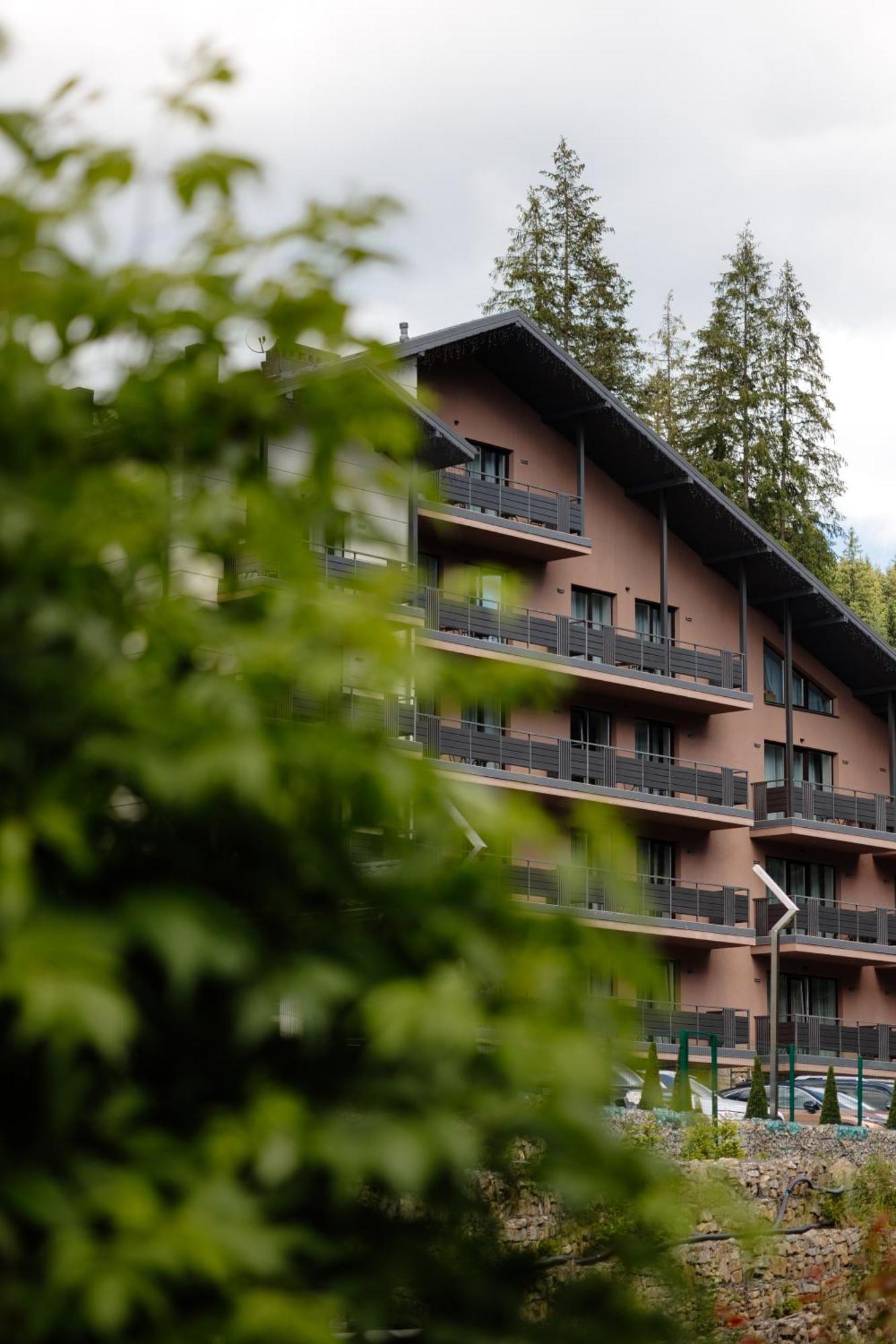 Westhills Cottage Town & Spa Bukovel Exteriör bild